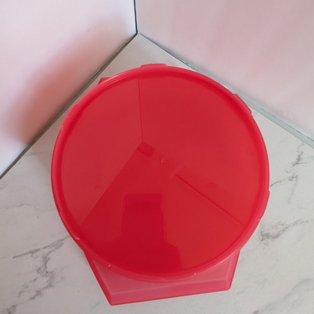 Tupperware Tortilla Keeper - New - 12 Cup